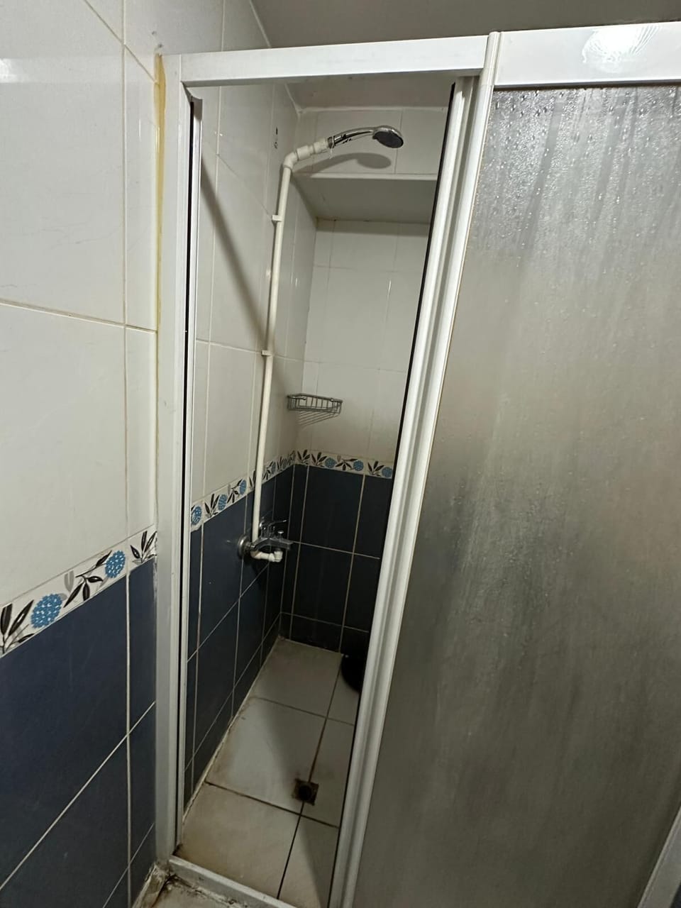 Twin Room, Balcony, City View | Bathroom | Free toiletries, towels, soap