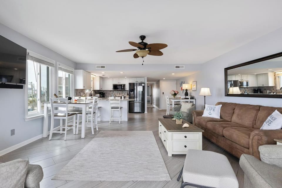 Island North A- Main Living Area