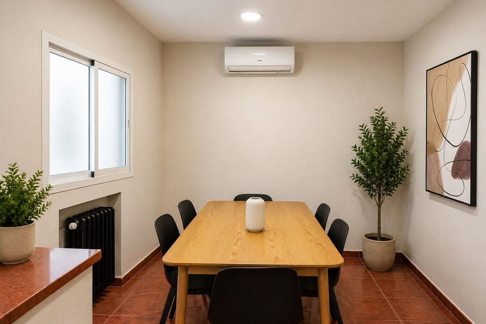 Luxury Apartment, 3 Bedrooms, Hill View | Dining