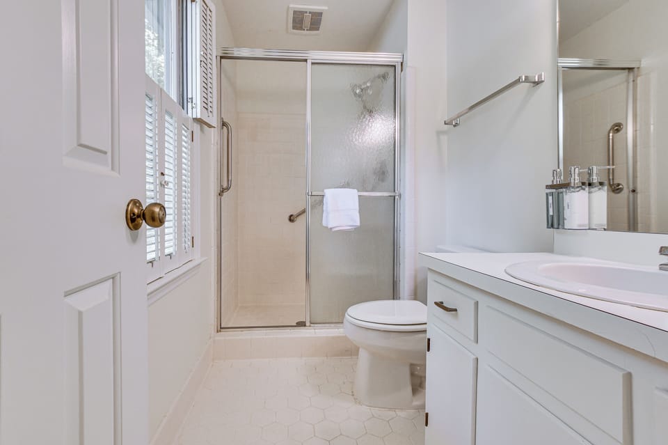 Cary Escape Near Golf, Trails & Downtown Fun Cottage in Cary