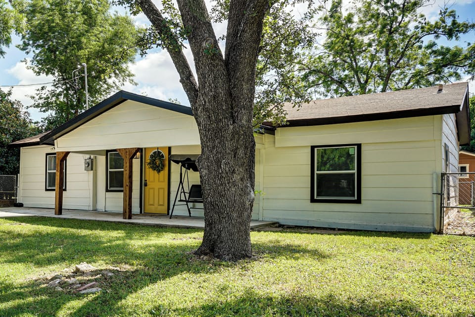 House (2 Bedrooms) | Front of property