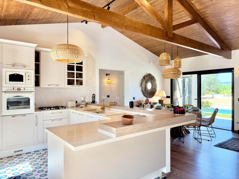 House, 4 Bedrooms, Smoking, Private Pool | Interior