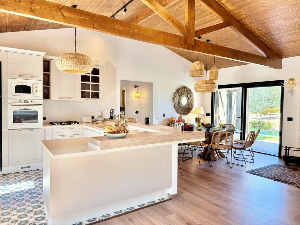 House, 4 Bedrooms, Smoking, Private Pool | Interior