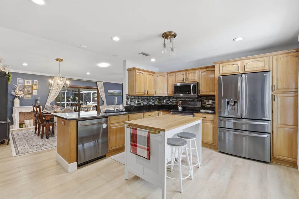 House, 3 Bedrooms | Private kitchen | Fridge, oven, coffee/tea maker, toaster