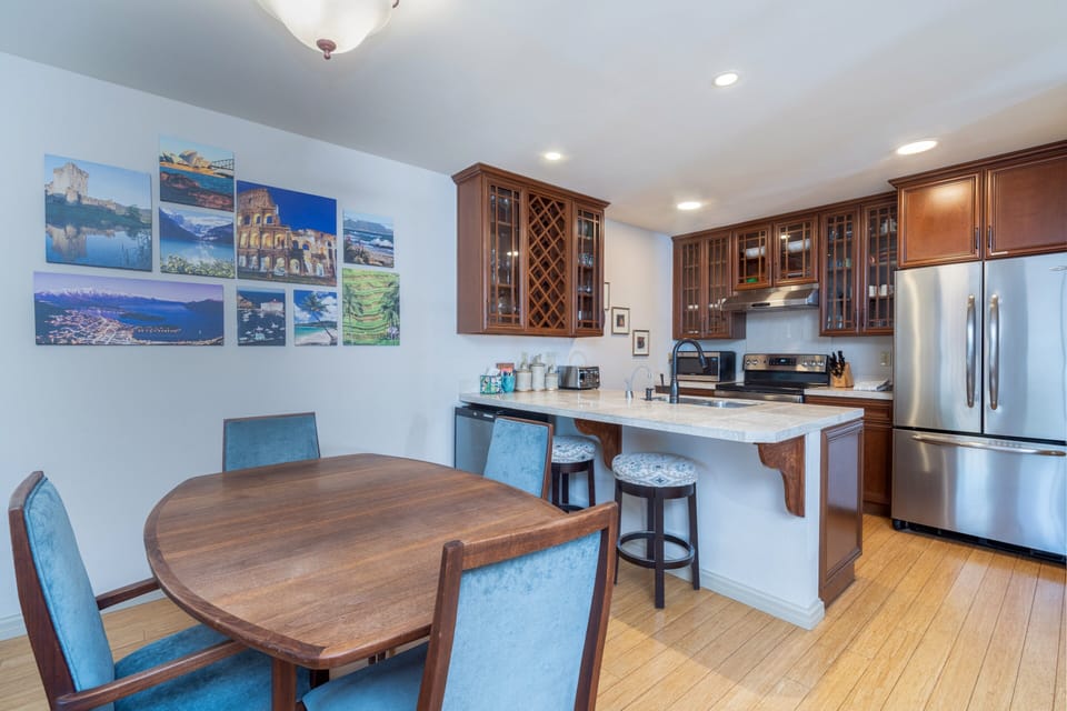 Condo, 3 Bedrooms | Private kitchen | Fridge, oven