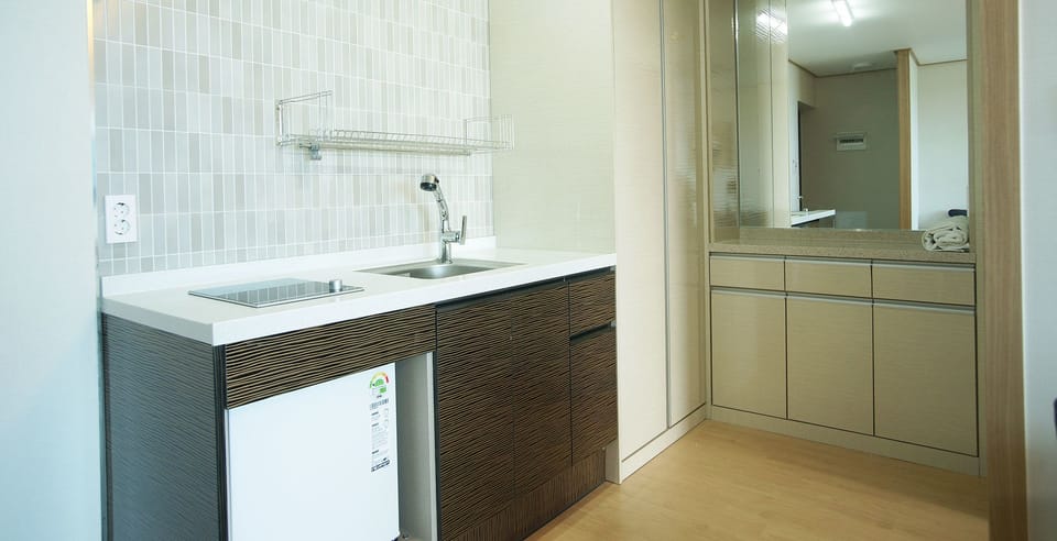 Spa View | Bathroom | Free toiletries, hair dryer, slippers, bidet
