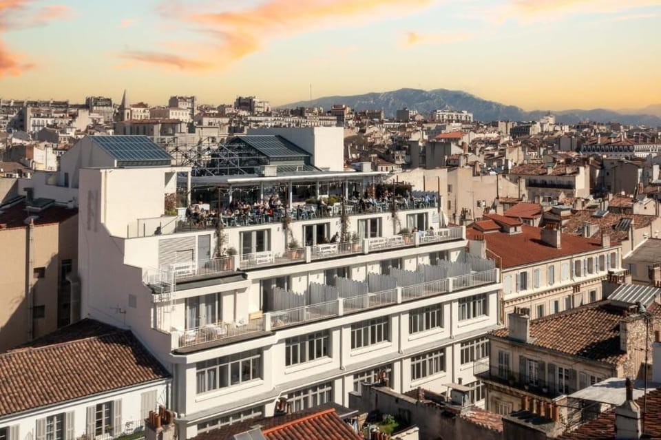 The Babel Community Hôtel - Marseille Vieux Port Hotel in Marseille