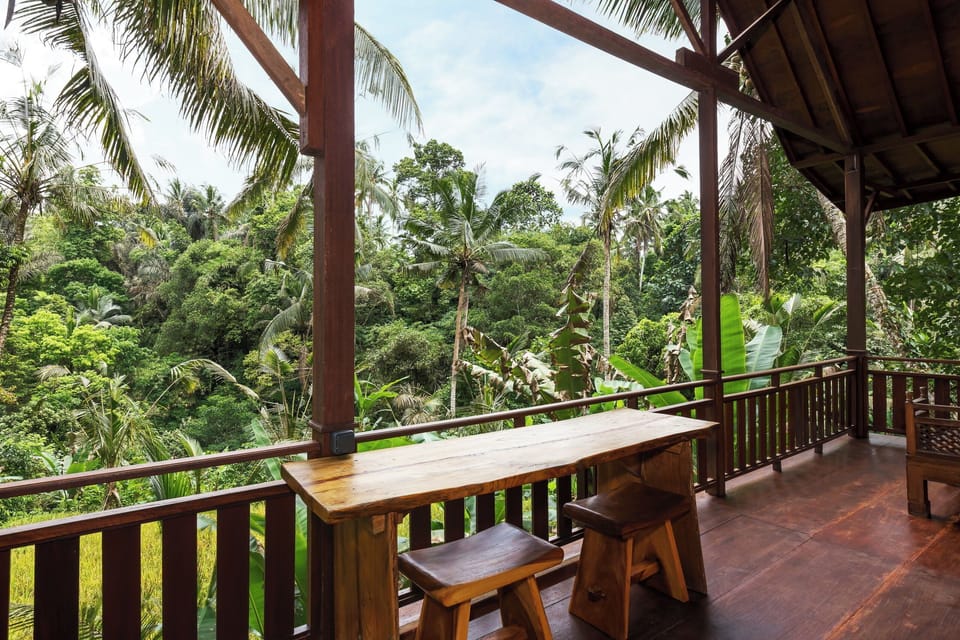 Signature Cabin, Hill View | Dining room