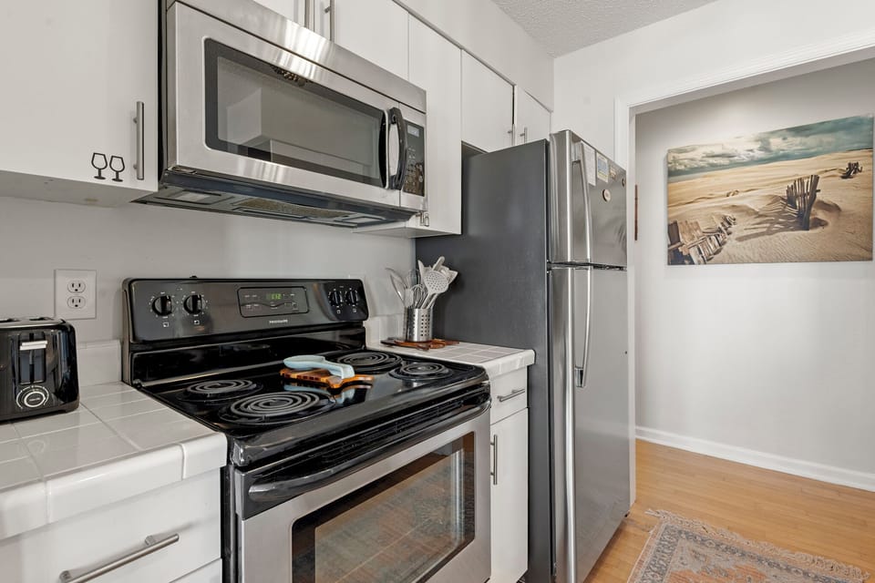 PC631: Coastal Cool | Kitchen