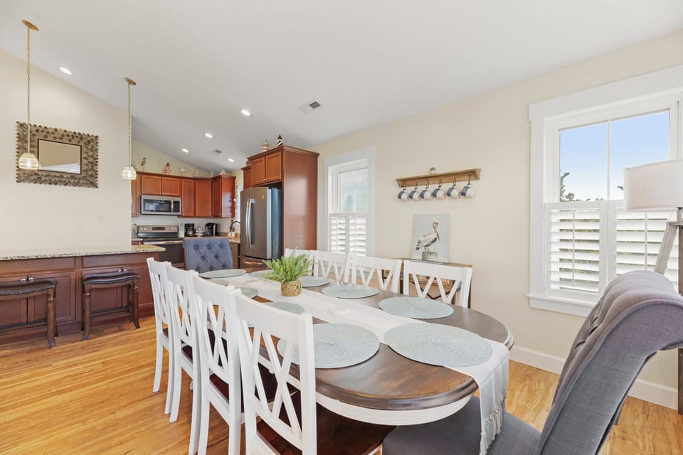 HISA23: Wanderlust Shores | Top Level Dining Area