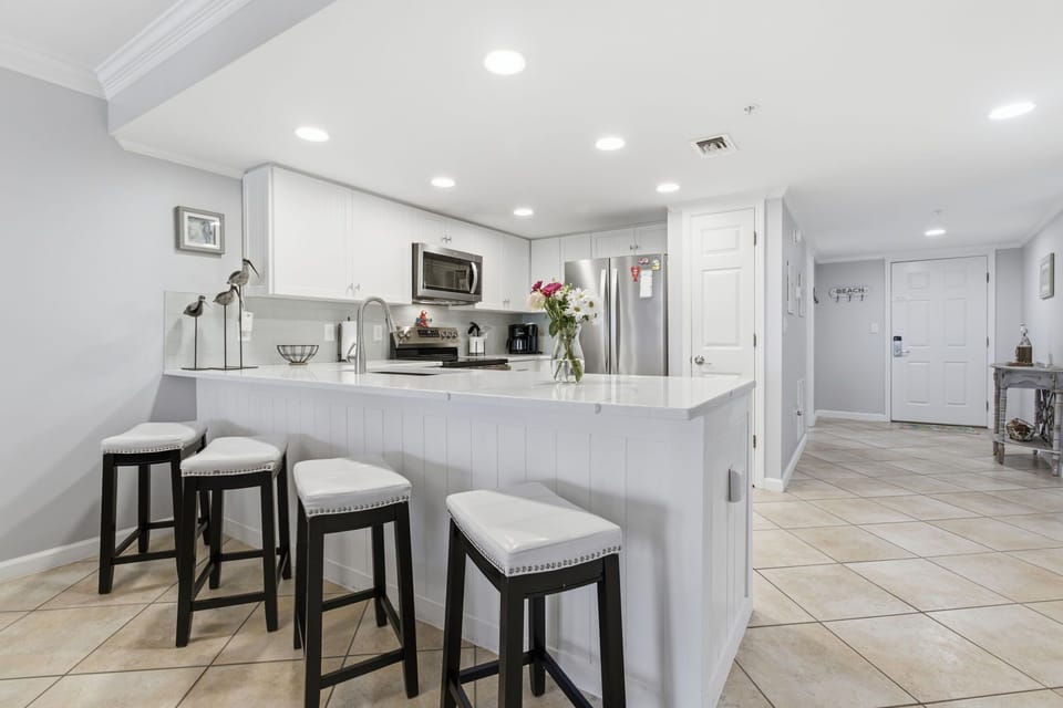 Kitchen breakfast bar and seating