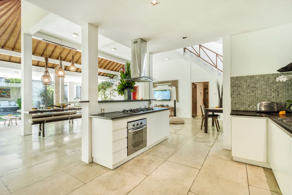 Villa, 4 Bedrooms, Private Pool | Private kitchen | Full-size fridge, microwave, stovetop, coffee/tea maker