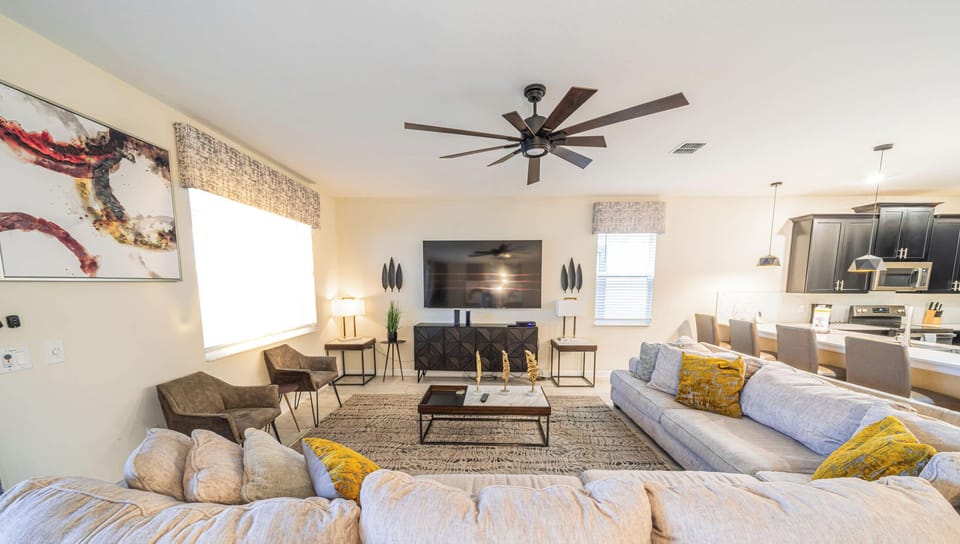 Living Room: Stylish comfort meets vibrant décor, perfect for relaxing after a day of adventure!
