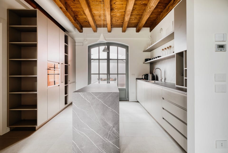 Deluxe Apartment, Balcony | Private kitchen