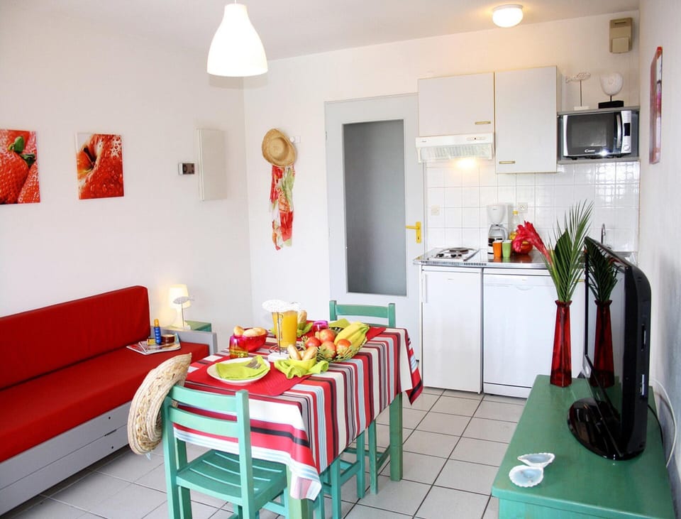 Cottage | Dining