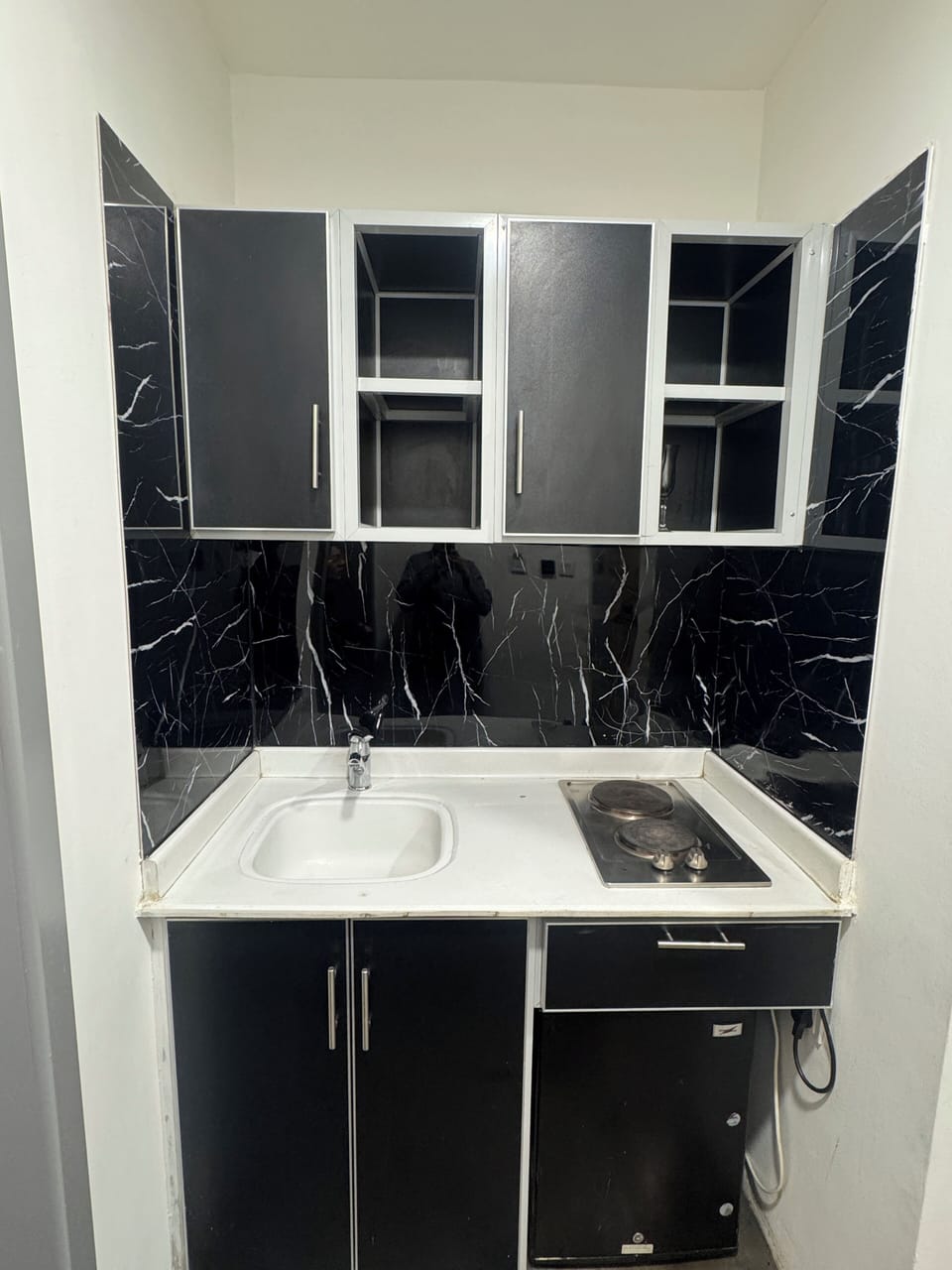 Basic Suite, City View | Private kitchen | Electric kettle