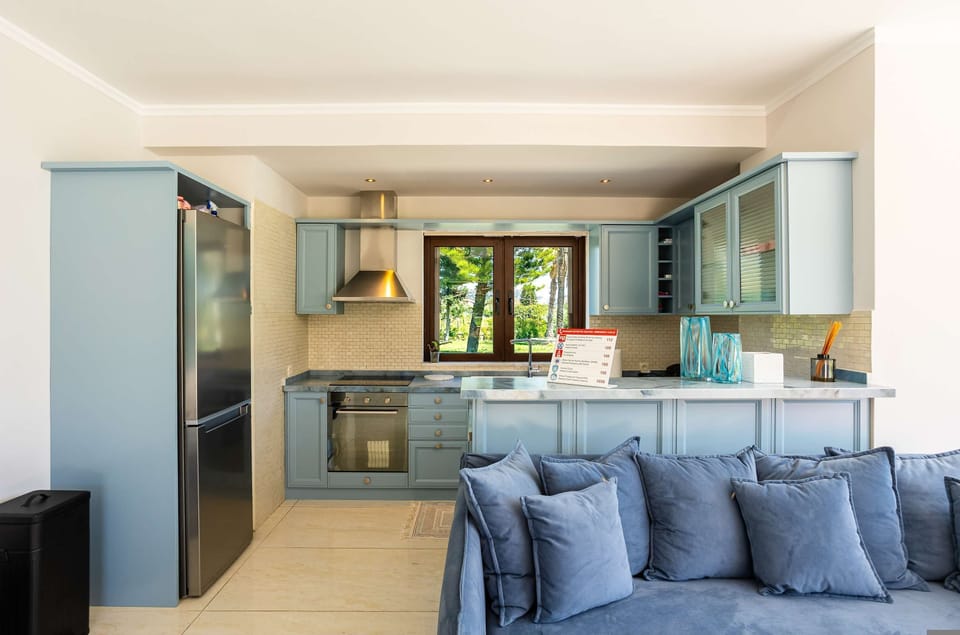 House | 6 bedrooms, high-speed internet