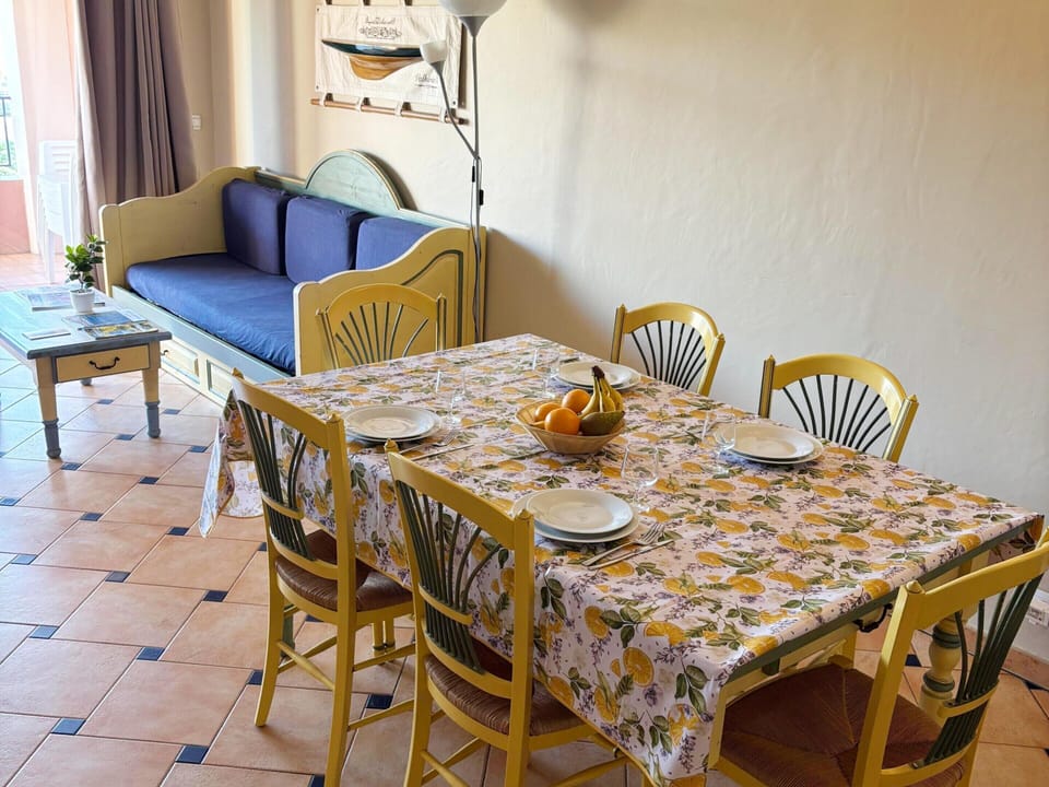 Apartment | Dining