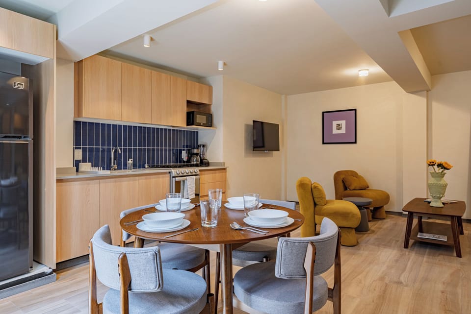 Deluxe Apartment | Dining