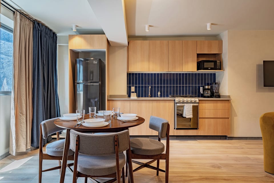 Deluxe Apartment | Dining