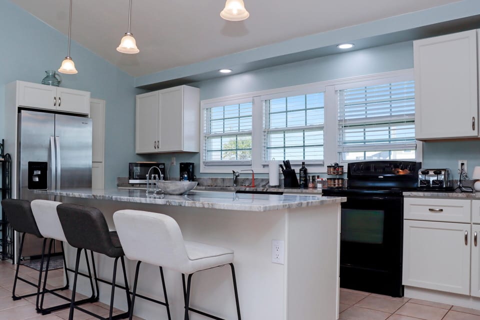 House, Multiple Beds (Turtle's Nest) | Private kitchen