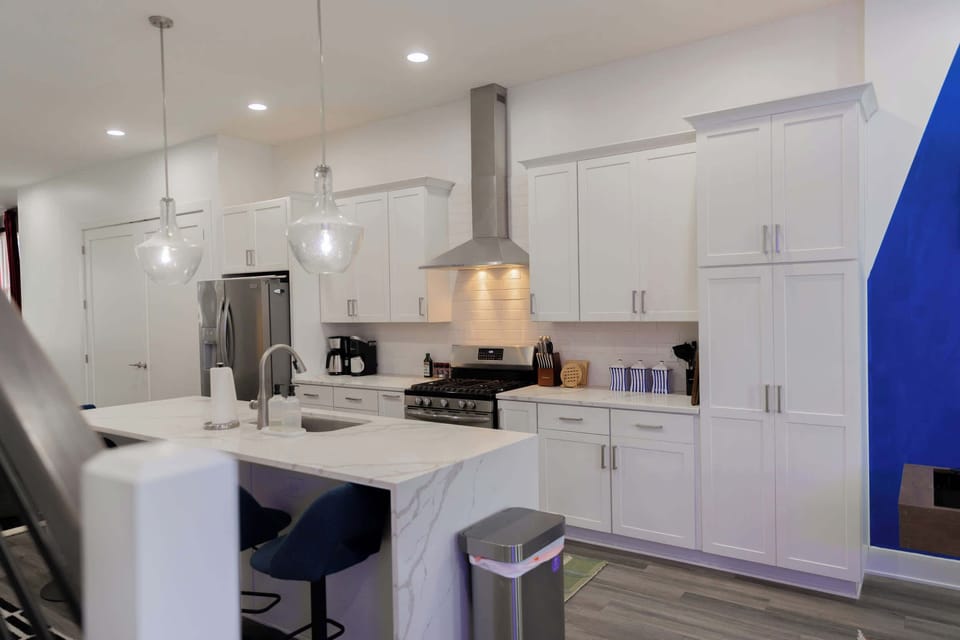 Spacious & Modern – Enjoy a well-equipped kitchen with premium appliances and ample cabinetry for all your cooking needs.