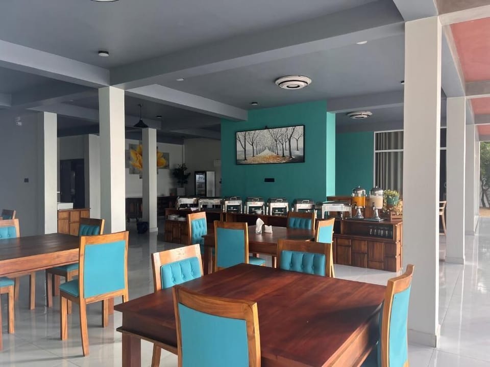 Deluxe Double Room, Balcony, Ocean View | Dining