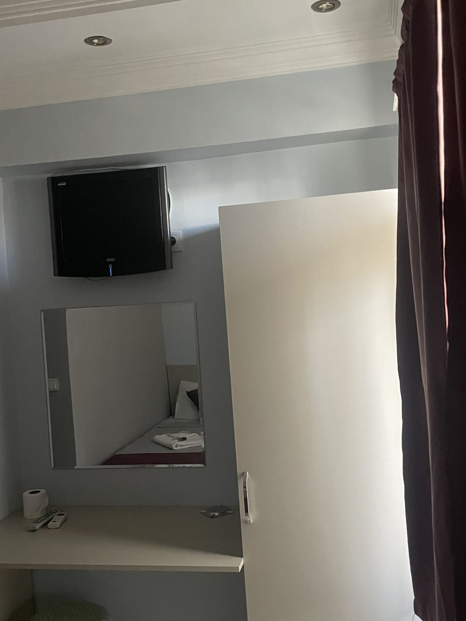 Classic Double or Twin Room, Private Bathroom | In-room safe, free WiFi