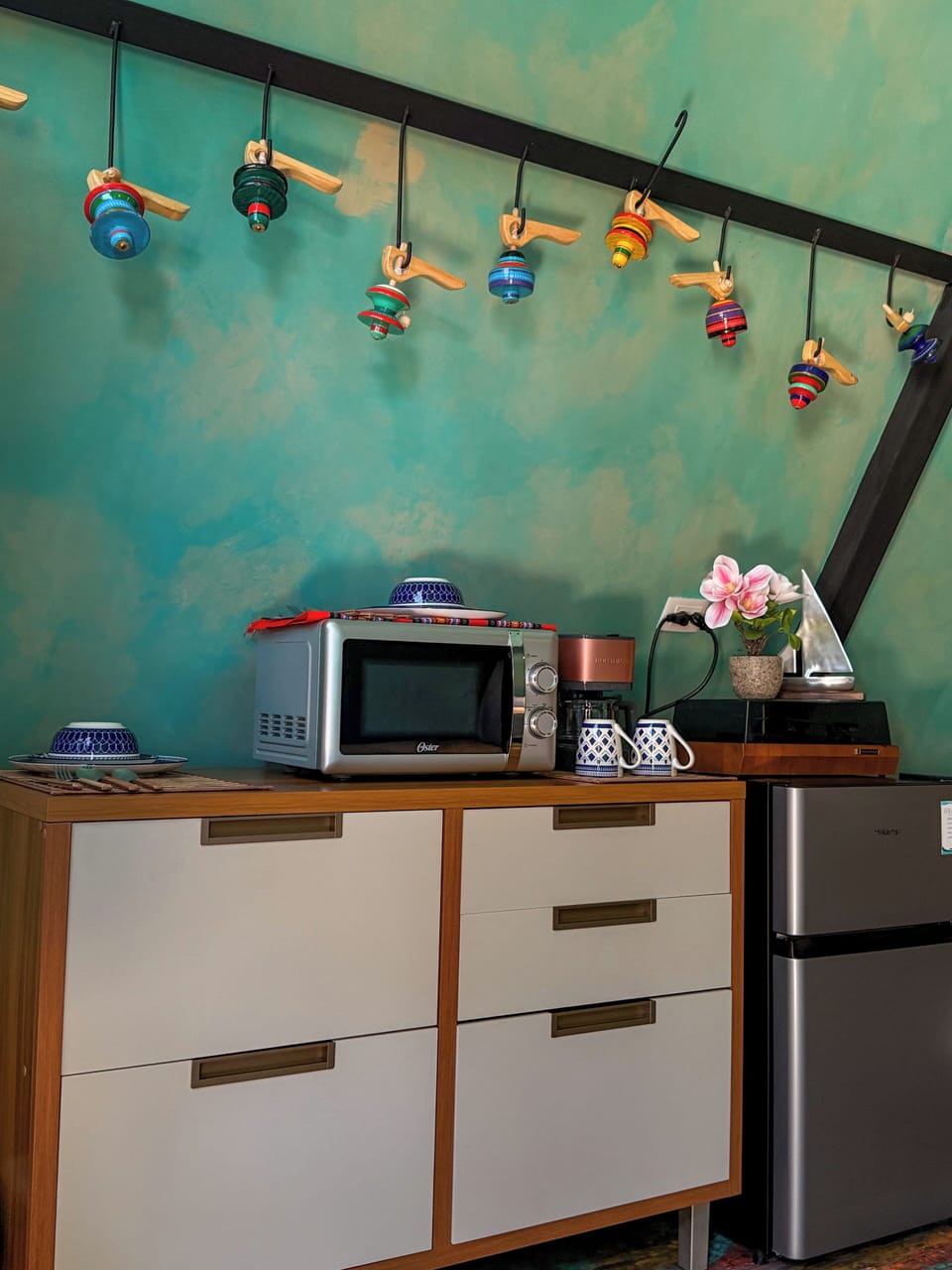 Comfort Room | Minibar, desk, laptop workspace, iron/ironing board (on request)