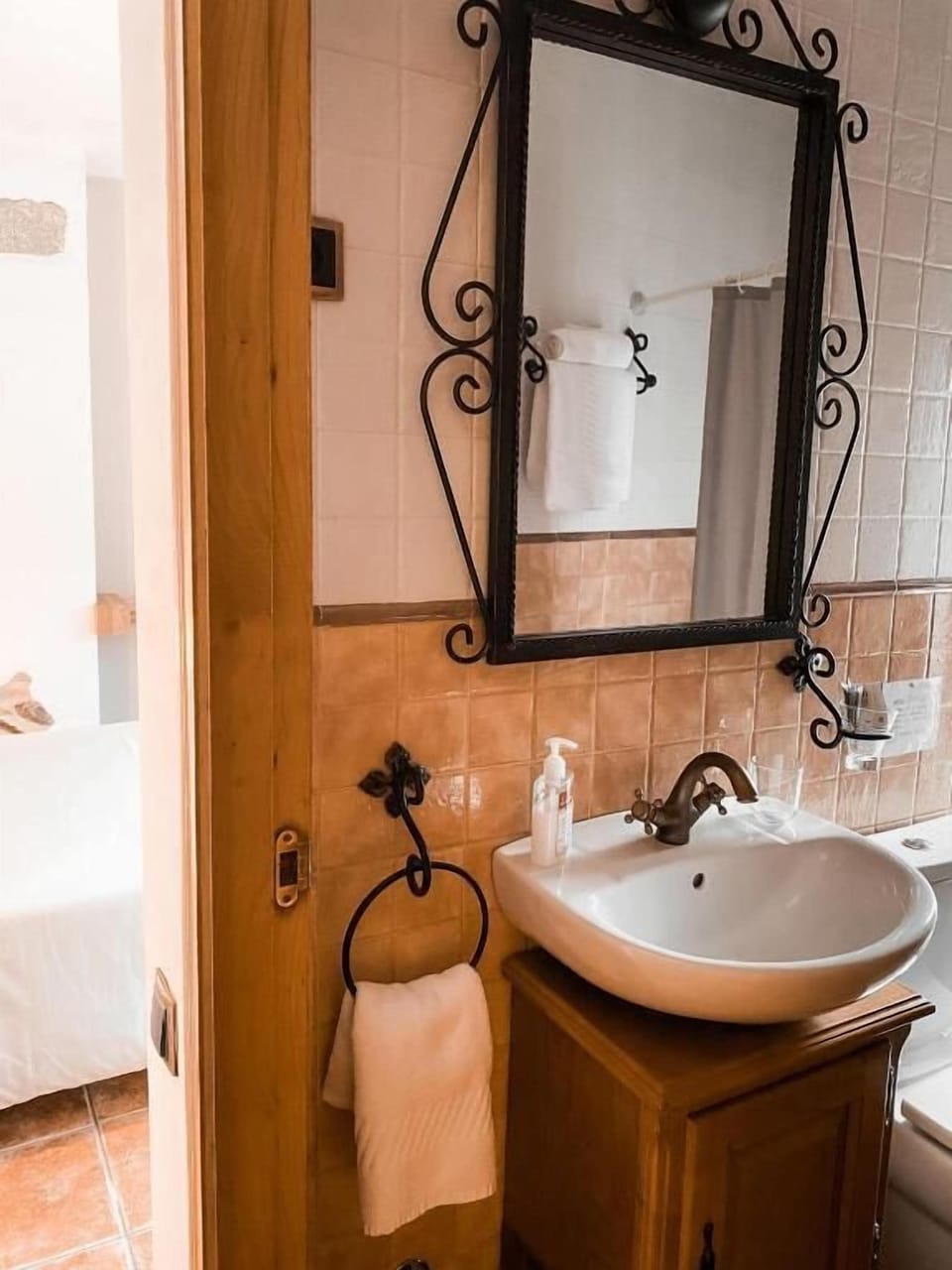 Shower, towels, soap, shampoo