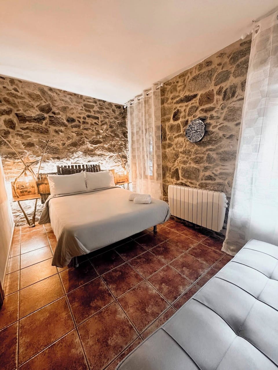 Desk, laptop workspace, free WiFi, wheelchair access