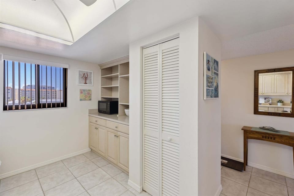 Apartment (2 Bedrooms) | Wardrobe