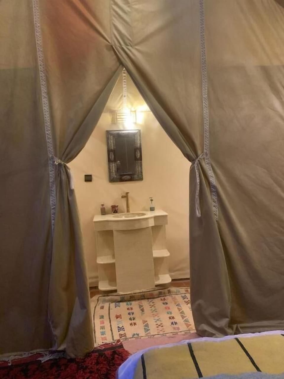 Shower, free toiletries, towels, toilet paper