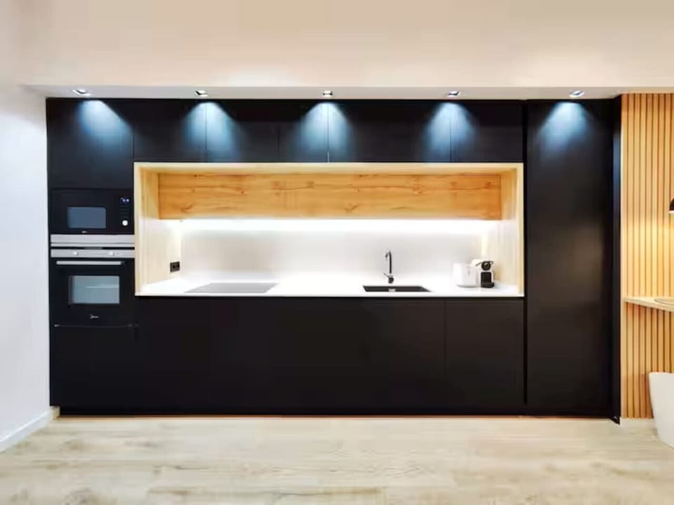 Cocina moderna totalmente equipada para sentirte como en casa