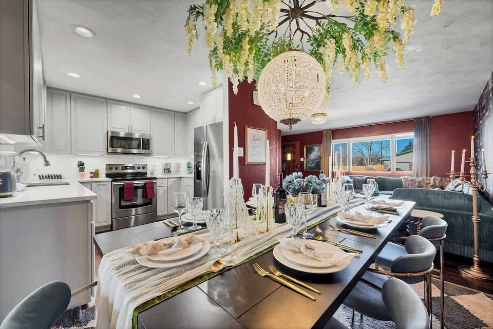 Dine, and connect in a space made for easy togetherness.