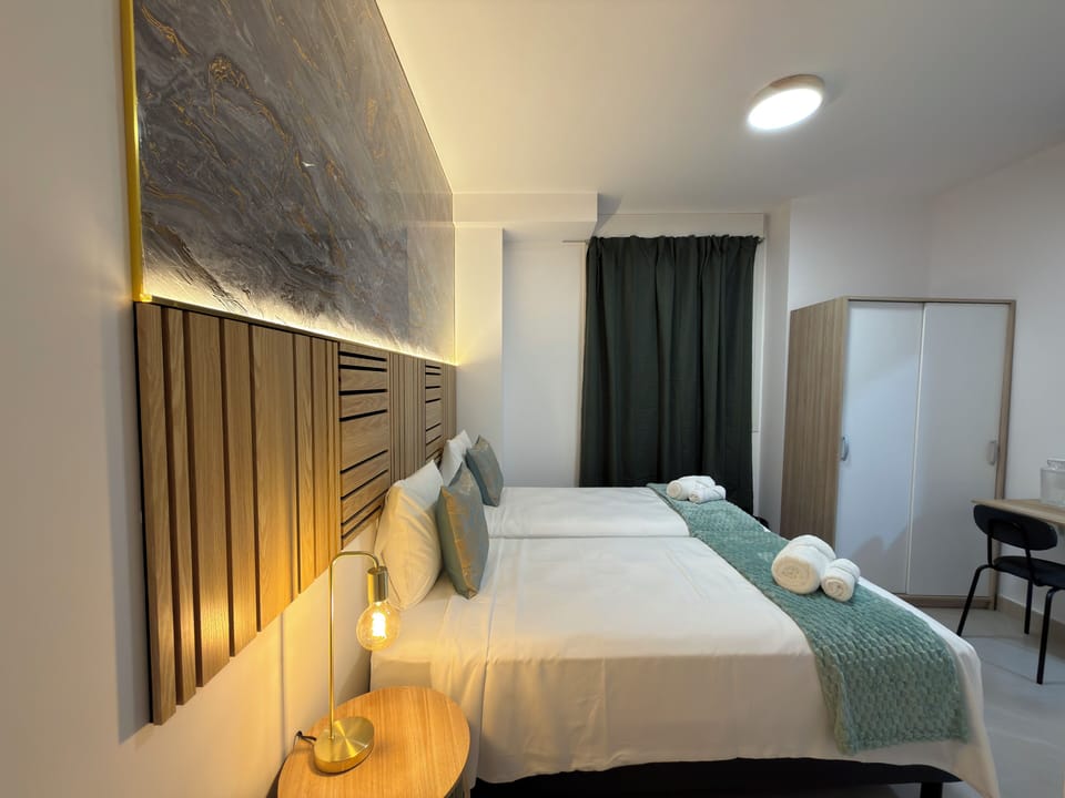 Superior Triple Room | In-room safe, laptop workspace, soundproofing, iron/ironing board