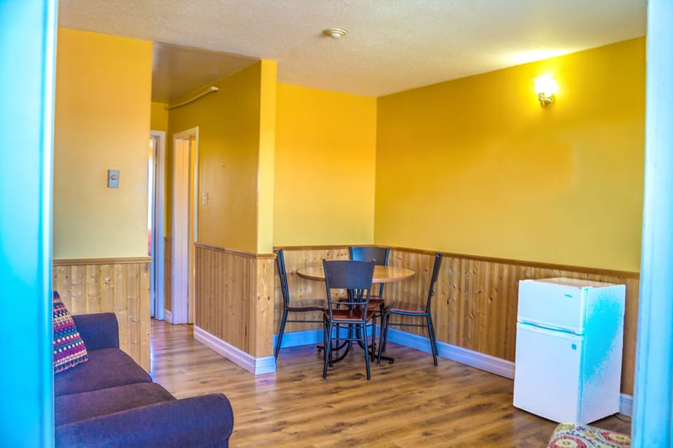 Room, 2 Double Beds, Kitchenette | In-room dining