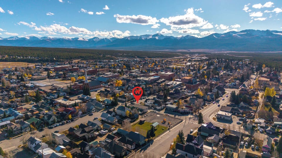 【Find Us】 Pin marks 800 Poplar — Harrison Ave is 1 block left, Mt. Elbert behind you