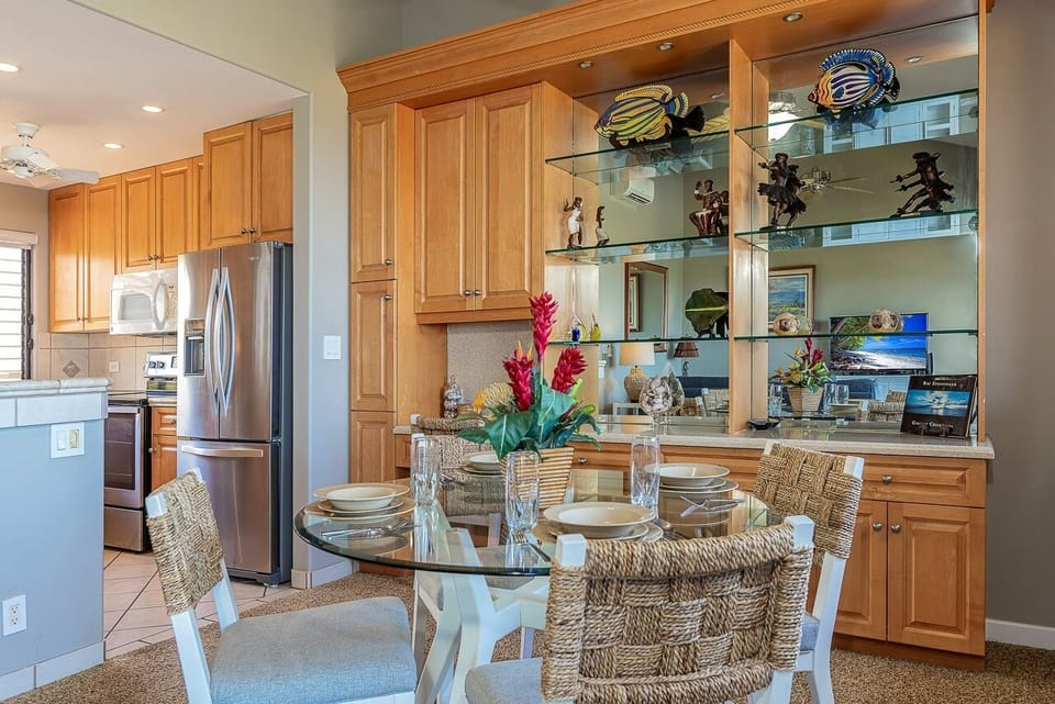 Condo, 1 Bedroom | Dining