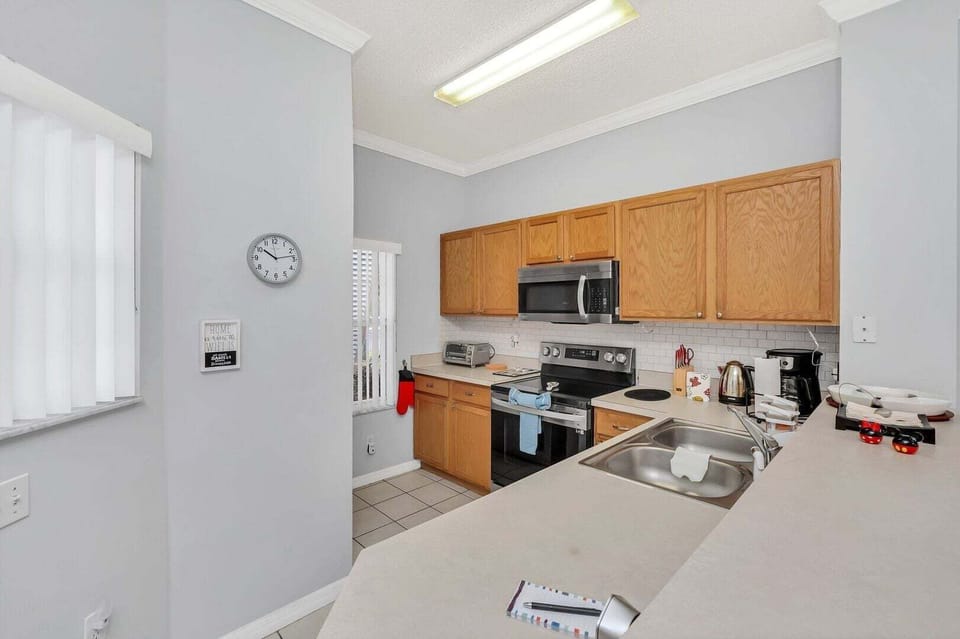 Townhome, Multiple Beds, Pool View (EMI101-8517-3) | Private kitchen