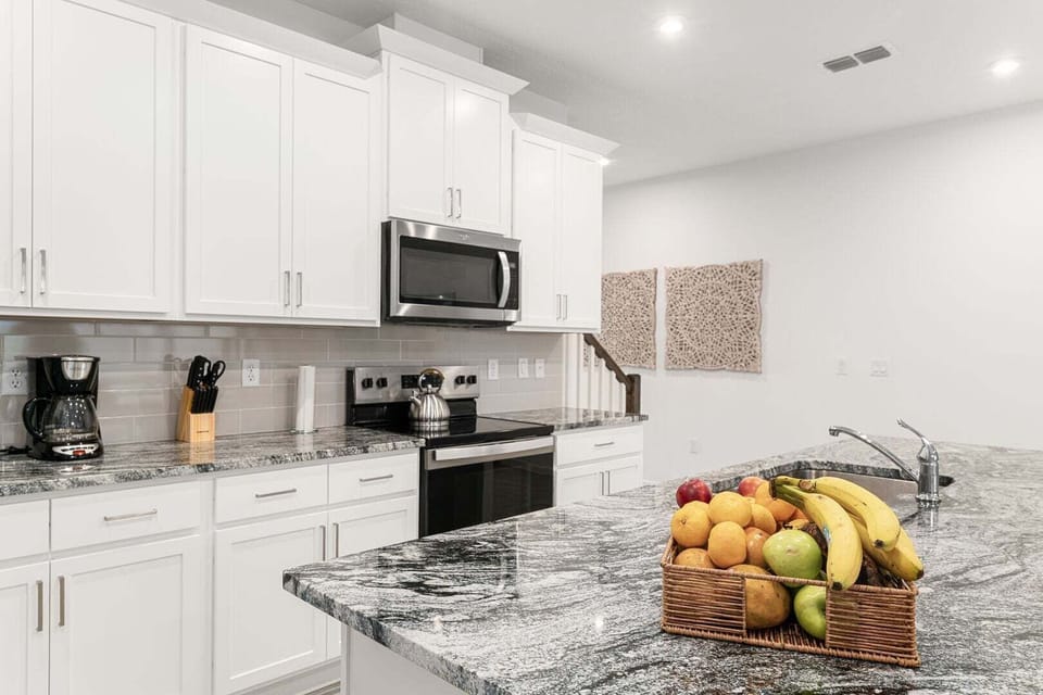 Townhome, Multiple Beds, Pool Access, Pool View (SLA106-2318-5-GP) | Private kitchen