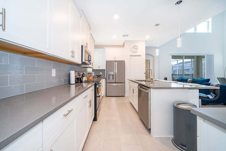 House, Multiple Beds, Pool Access, Pool View (CHG114-580-5-GP) | Private kitchen