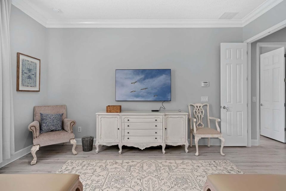 House, Multiple Beds, Pool View (REU103-7712-5-P) | Interior