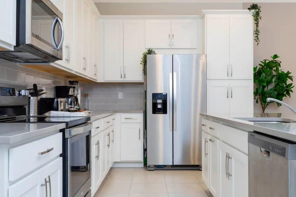 Townhome, Multiple Beds, Pool Access, Pool View (SLA102-2186-5-GP) | Private kitchen