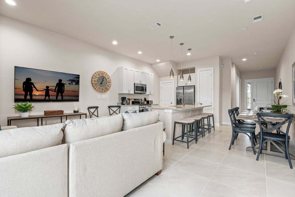 House, Multiple Beds, Pool View (SMV157-7568S-3-G) | Living area