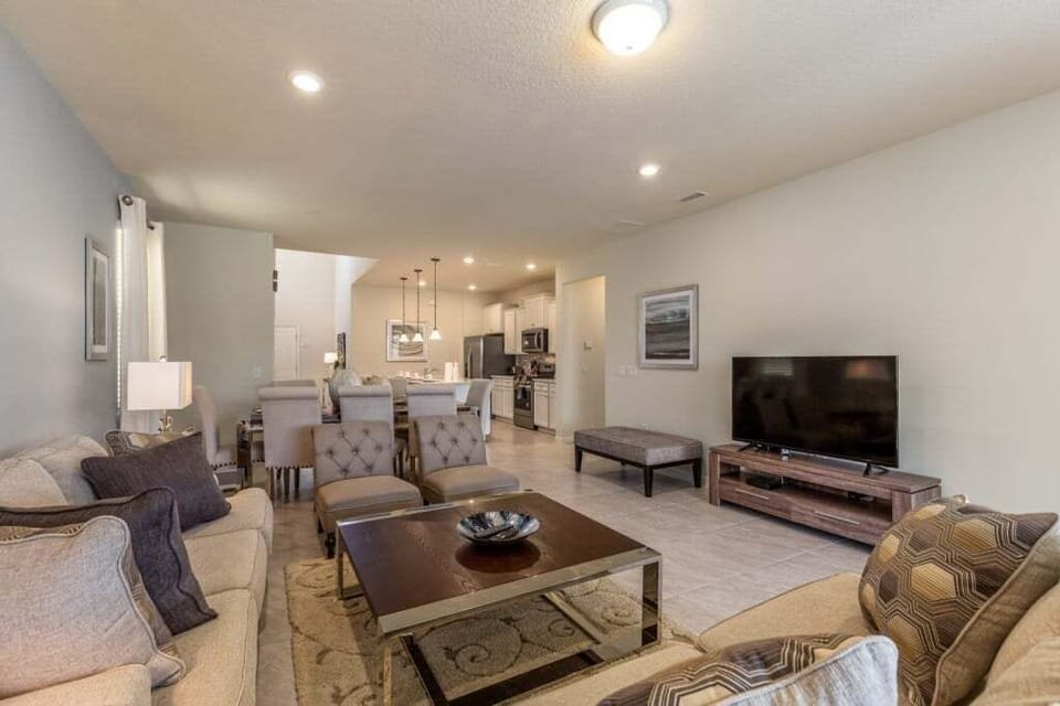 House, Multiple Beds, Pool View (SOL103-5536-6-GP) | Living area