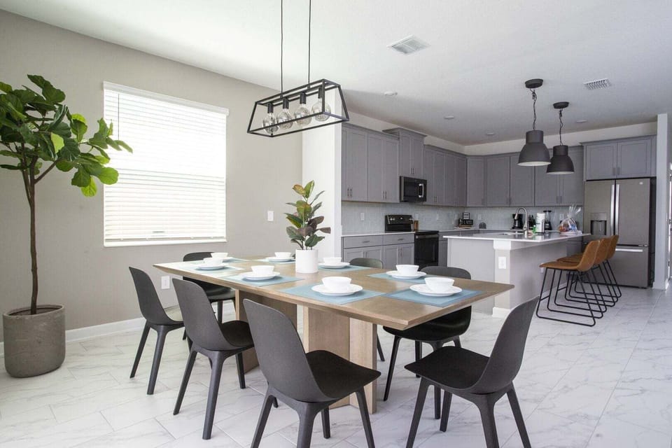 House, Multiple Beds, Pool View (CHG102-9163-6-GP) | 6 bedrooms, individually decorated, individually furnished, bed sheets