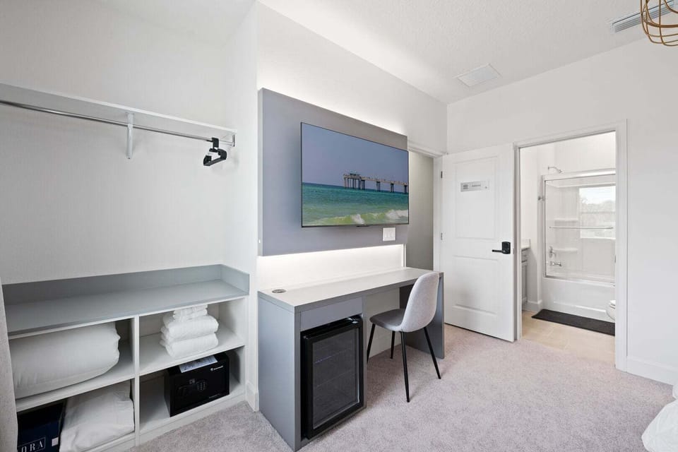 House, Multiple Beds, Pool Access, Pool View (SON106-4101-15-GP) | Interior