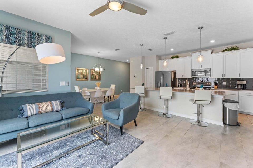 House, Multiple Beds, Pool Access, Pool View (STL106-4840-4-P) | Living area