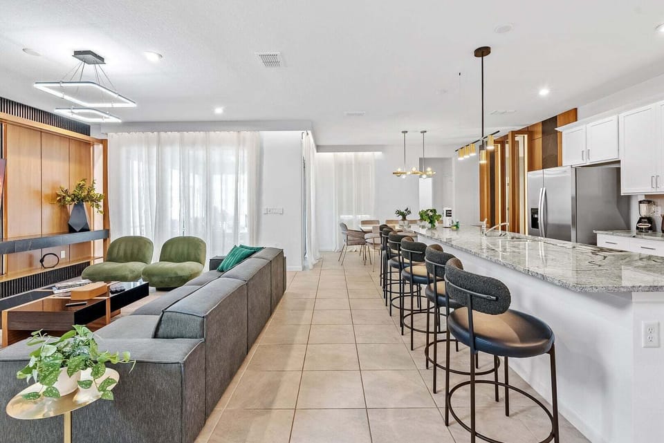 House, Multiple Beds, Pool View (SLA111-2350-8-GP) | Interior